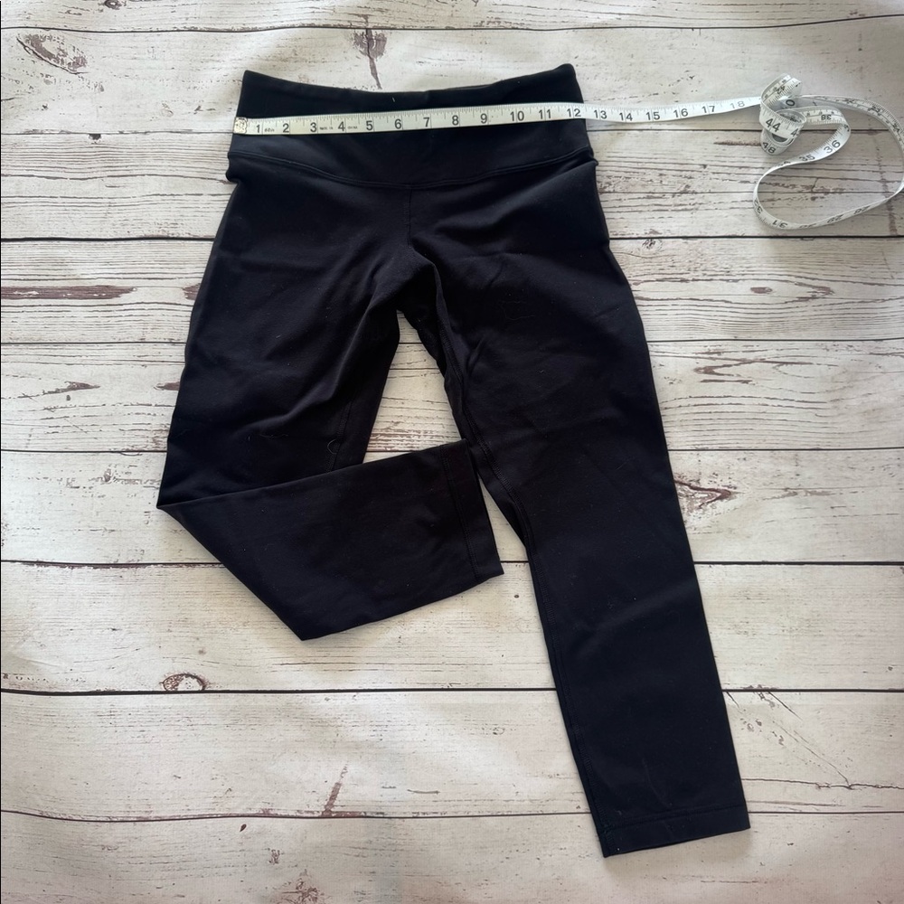 Lululemon cropped black leggings sz 4